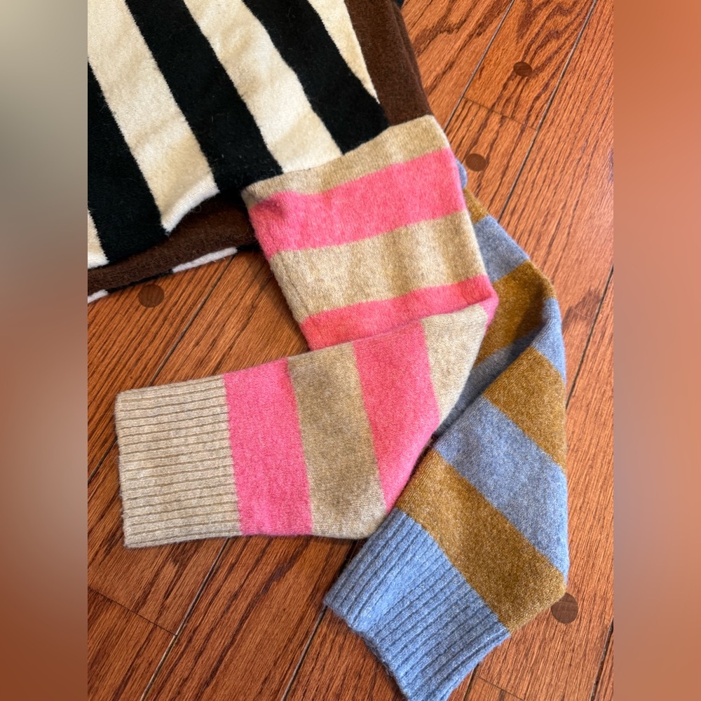 Anthropologie color block sweater- size small - Picture 5 of 11